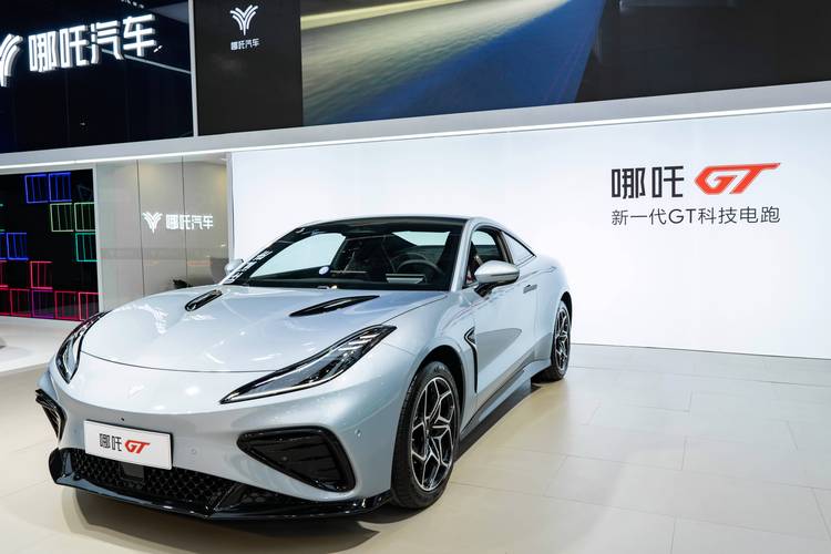 佛山三水区展建隆企业管理咨询哪吒汽车在智能汽车领域的表现，领途汽车在新能源汽车市场中的影响力